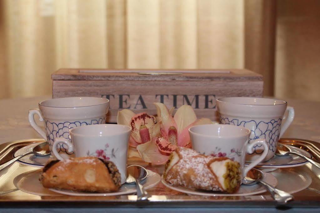 Bed and Breakfast A Casa Di Laura Катанія Екстер'єр фото